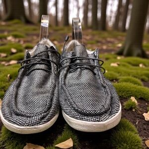 Stylish Black and White Men's Shoes